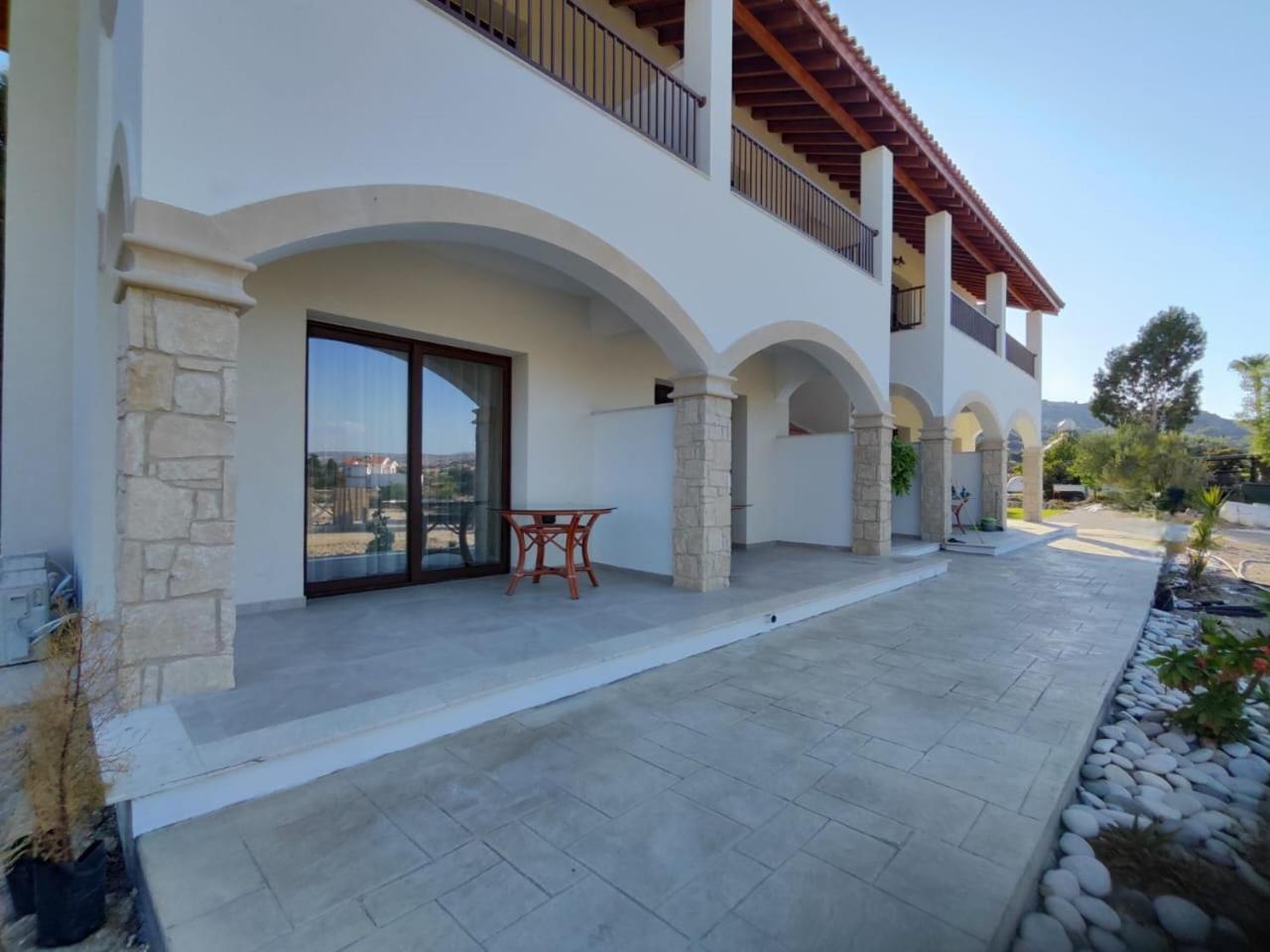 Vina Oliva Resort Pissouri Exterior photo